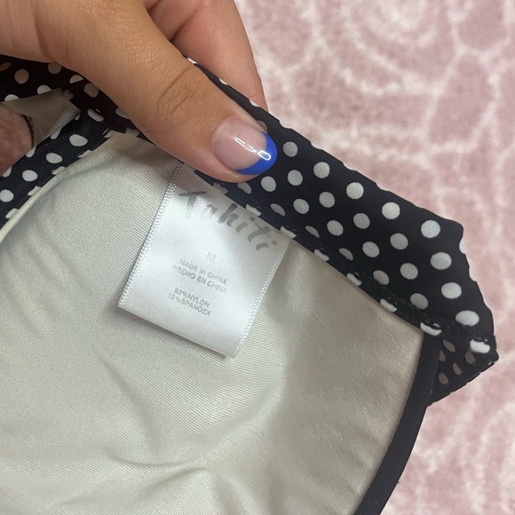 Tahiti, Medium, White and Black - Picture 5 of 5